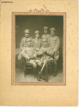 Dias, Godinho, Mamede, Vasconcellos, Silva e Magro – seis oficiais em França nos inícios de 1917