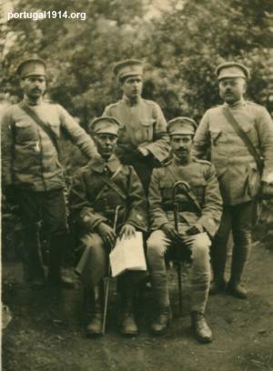 José Ribeiro Barbosa em França, acompanhado de alguns camaradas